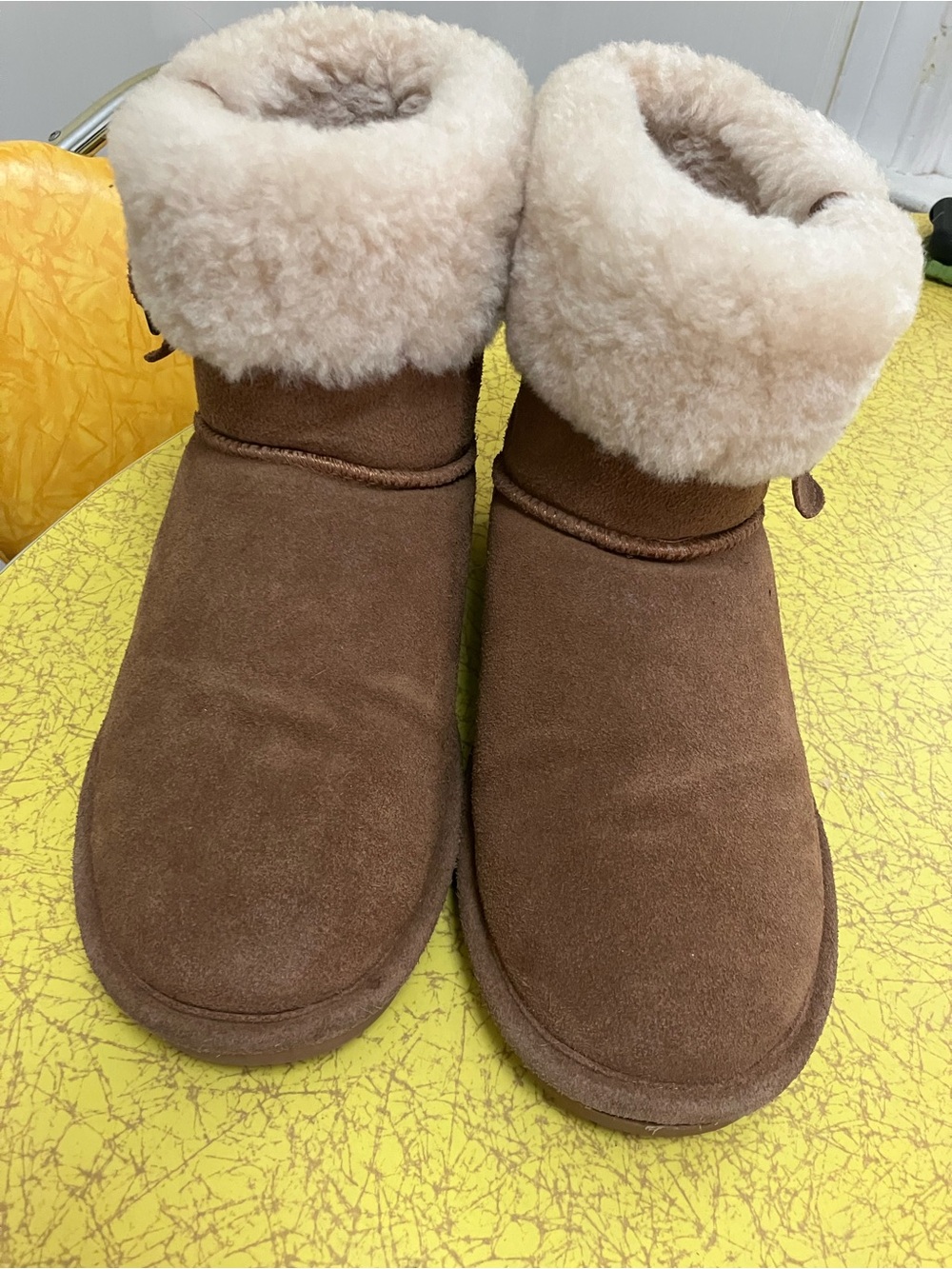 BearPaw Cozy Brown Suede Shearling-Lined Winter Boots size 10